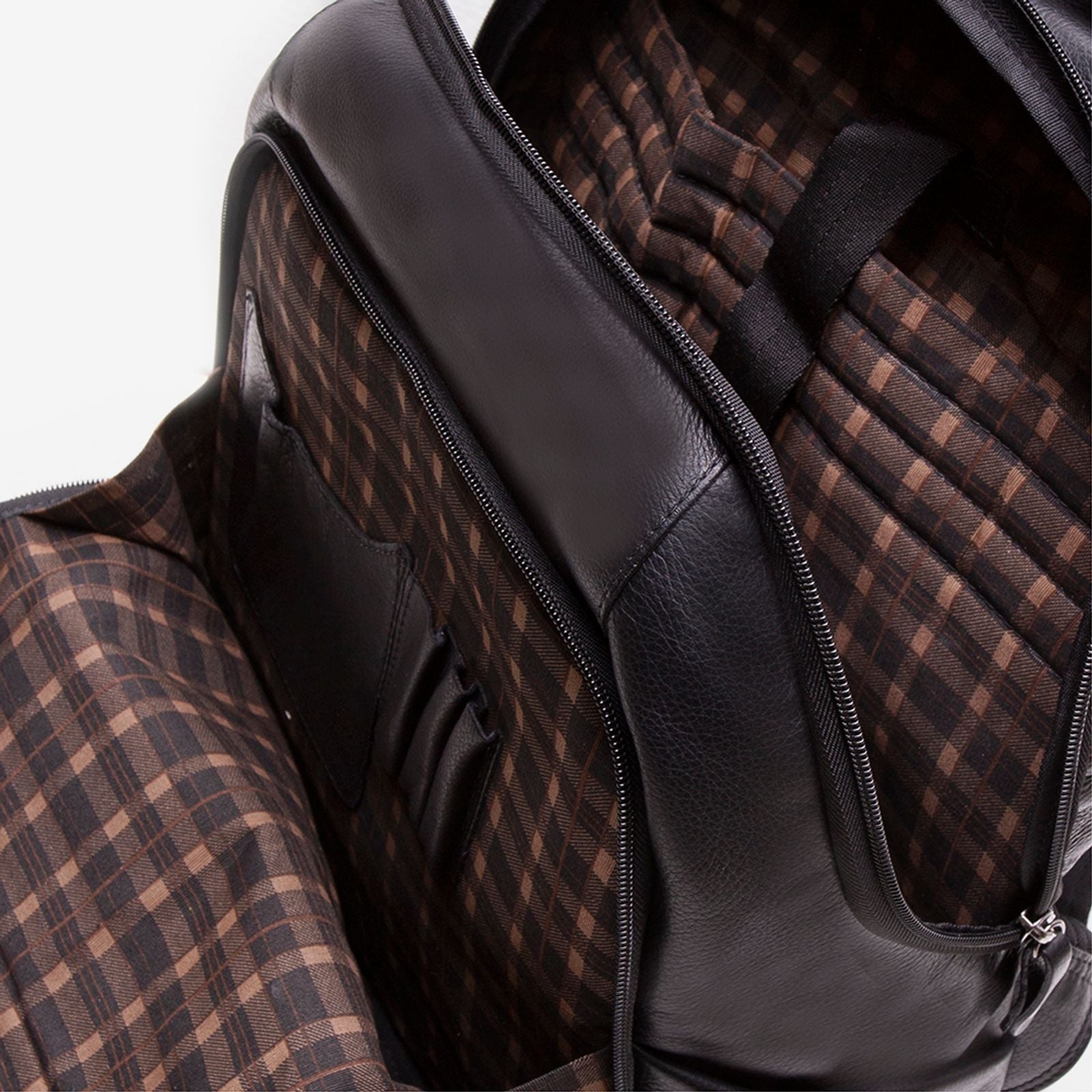 Mochila Em Couro Preto